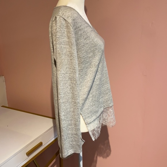Heather grey sweater with lace hem - Picture 3 of 4